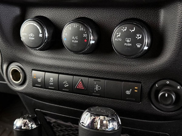 Used Jeep Wrangler 2018 for sale - 75281482: Photo 32