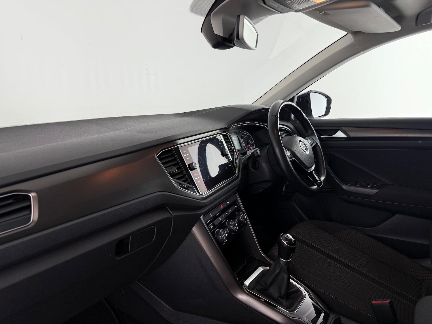 Used Volkswagen T-Roc 2018 for sale - 76467115: Photo 17