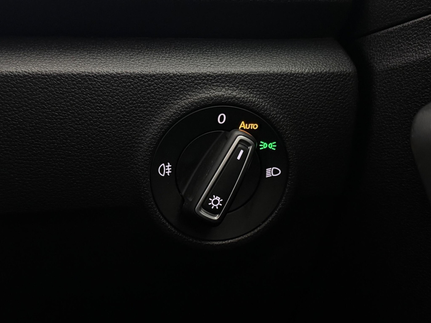 Used Volkswagen T-Roc 2018 for sale - 76467115: Photo 26