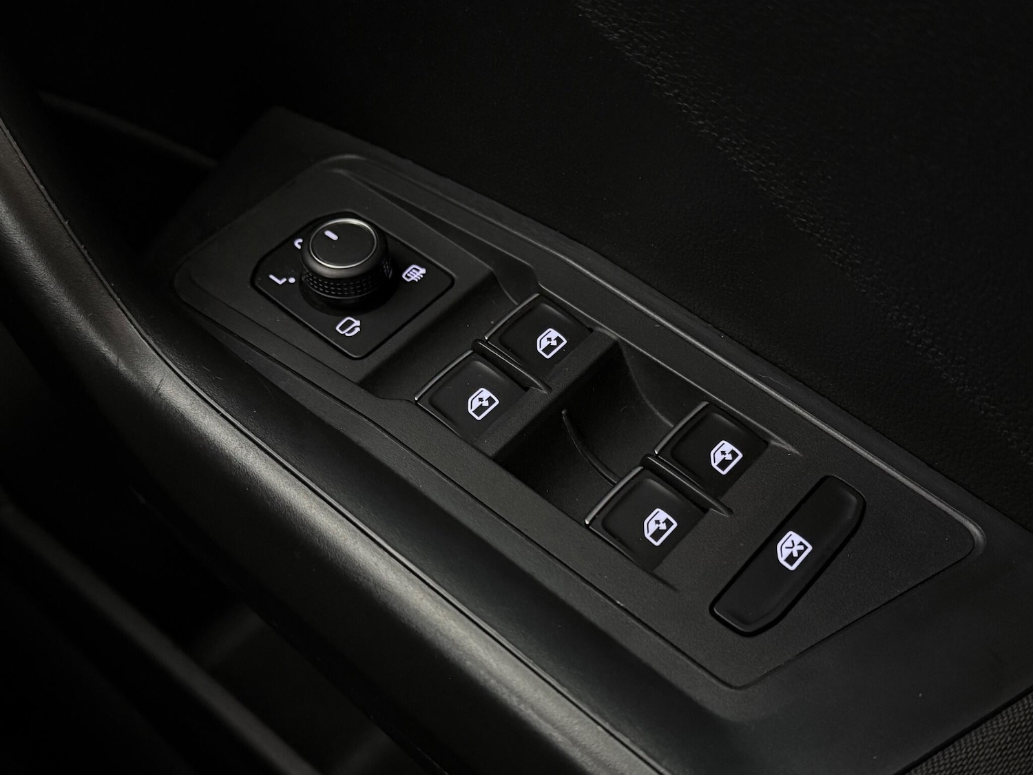 Used Volkswagen T-Roc 2018 for sale - 76467115: Photo 27