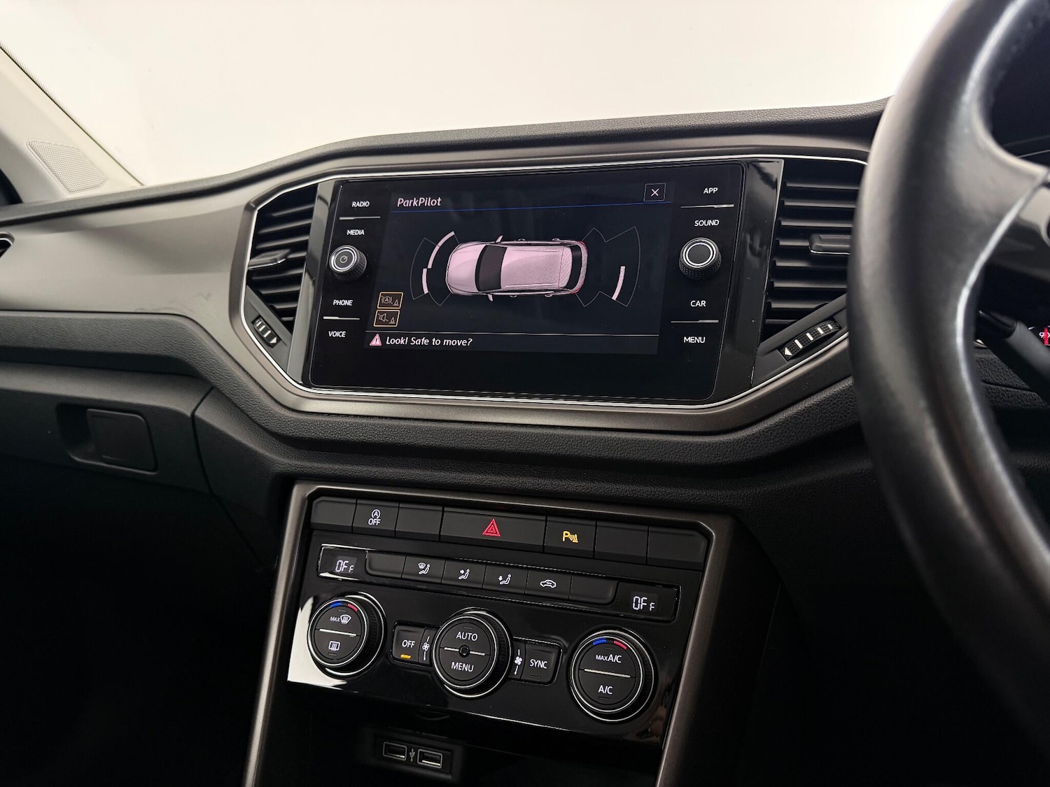 Used Volkswagen T-Roc 2018 for sale - 76467115: Photo 43