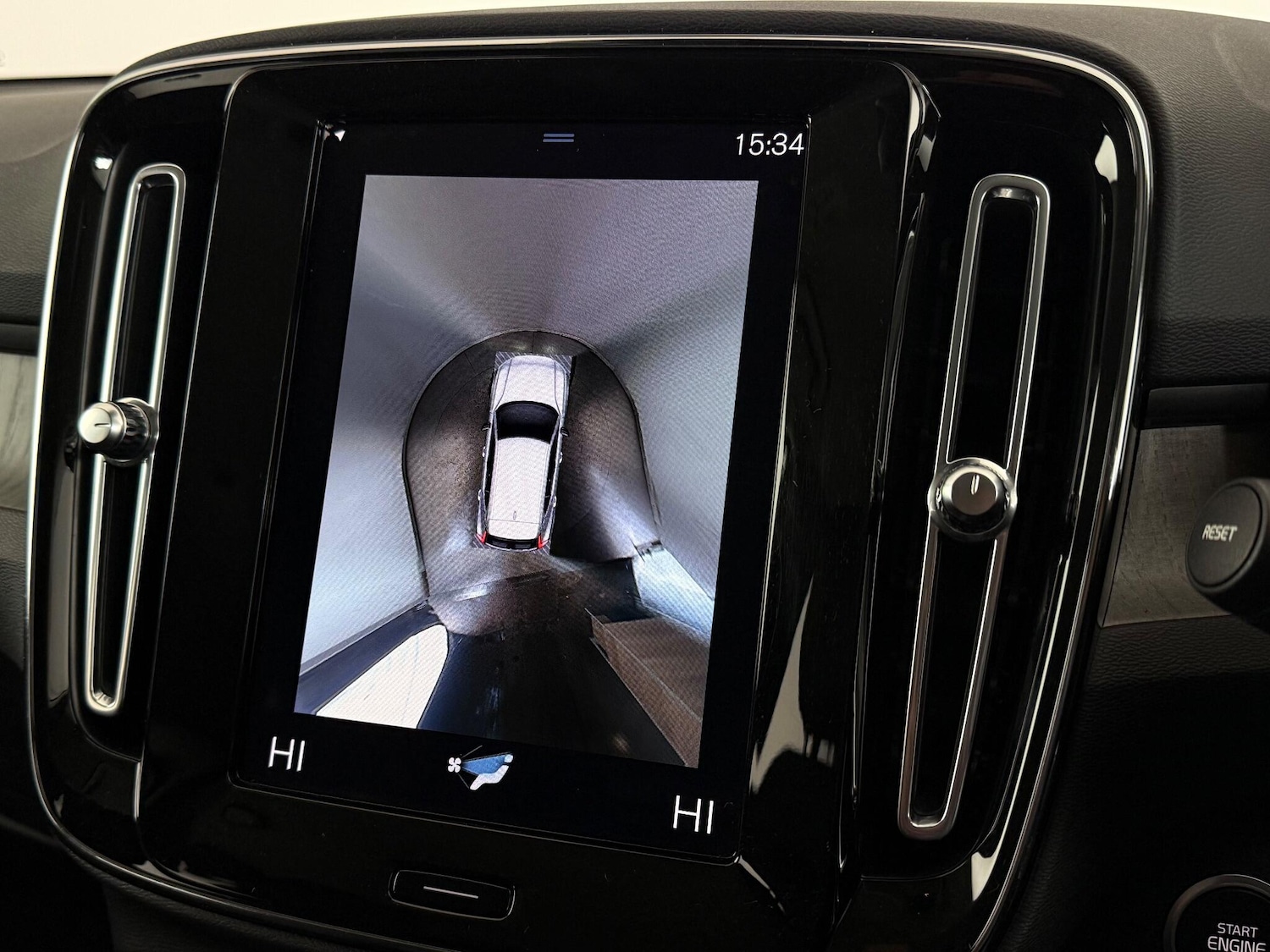 Used Volvo XC40 2021 for sale - 77246670: Photo 24