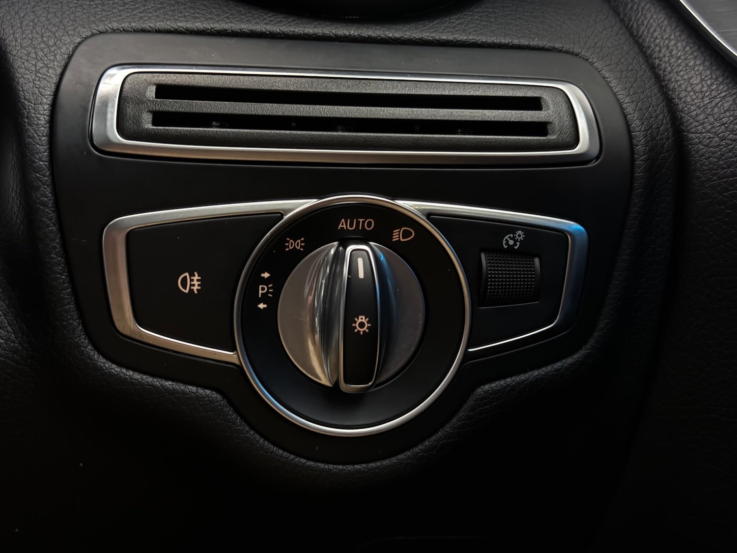 Used Mercedes-Benz C Class 2017 for sale - 77246142: Photo 37