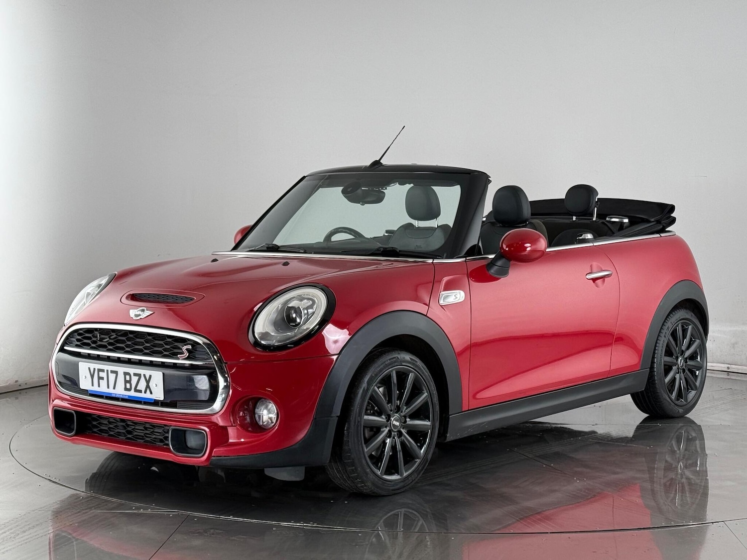 Used MINI Convertible 2017 for sale - 77259694: Photo 3