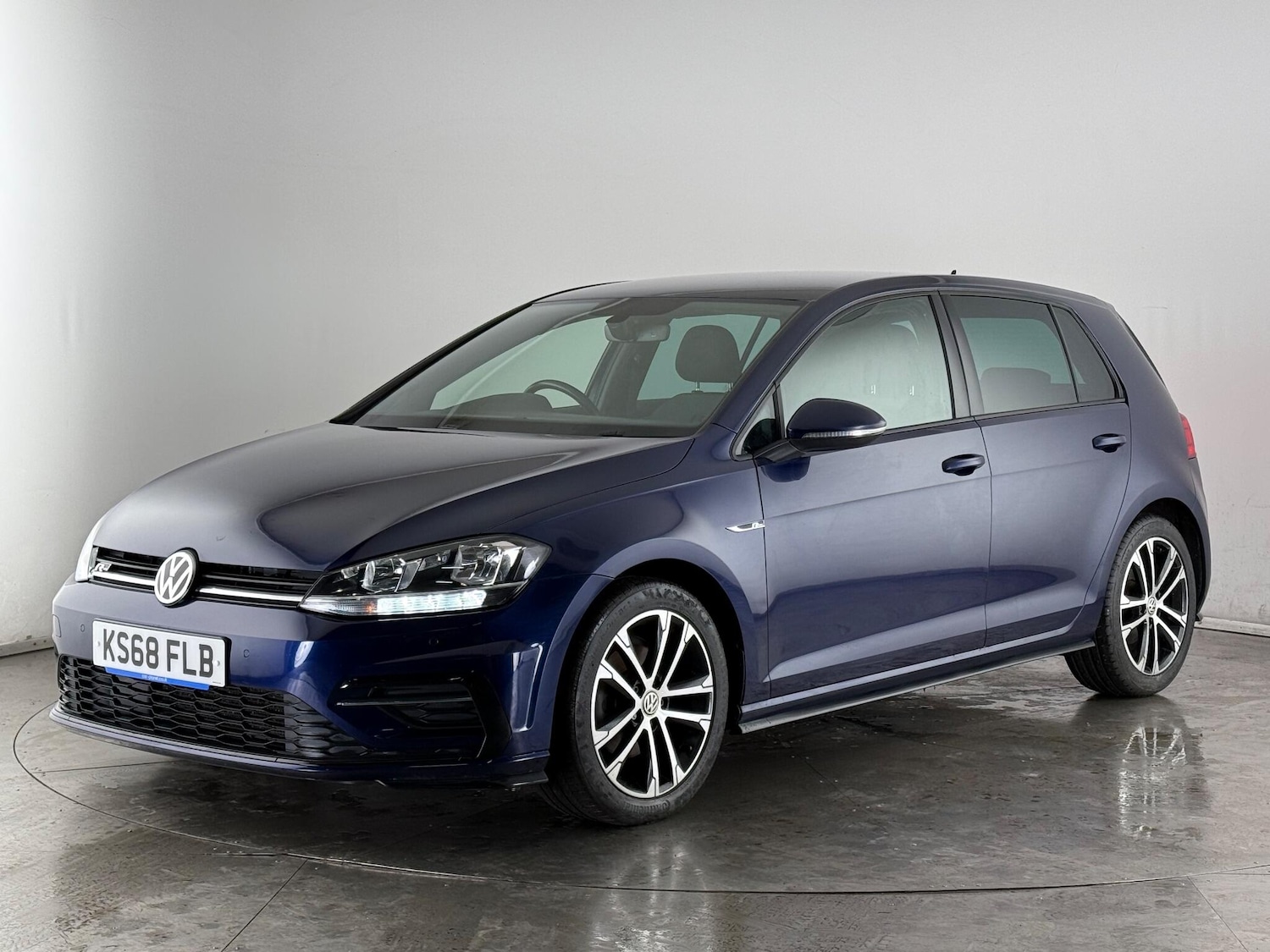 Used Volkswagen Golf 2019 for sale - 77260146: Photo 2