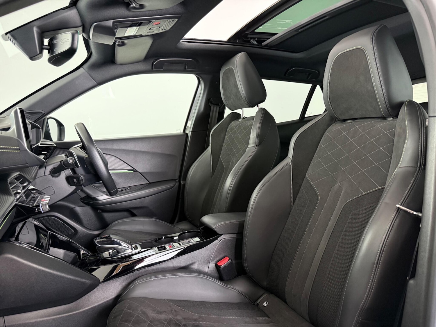 Used Peugeot 2008 2020 for sale - 77398814: Photo 11