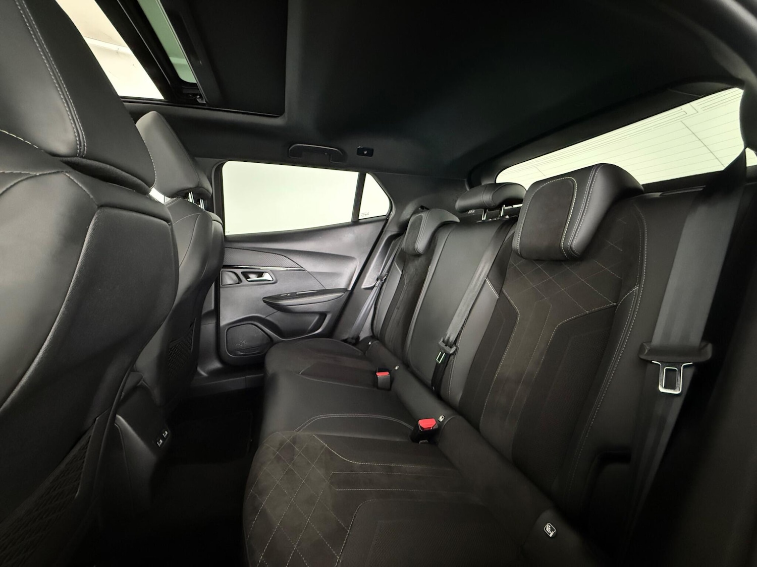 Used Peugeot 2008 2020 for sale - 77398814: Photo 12