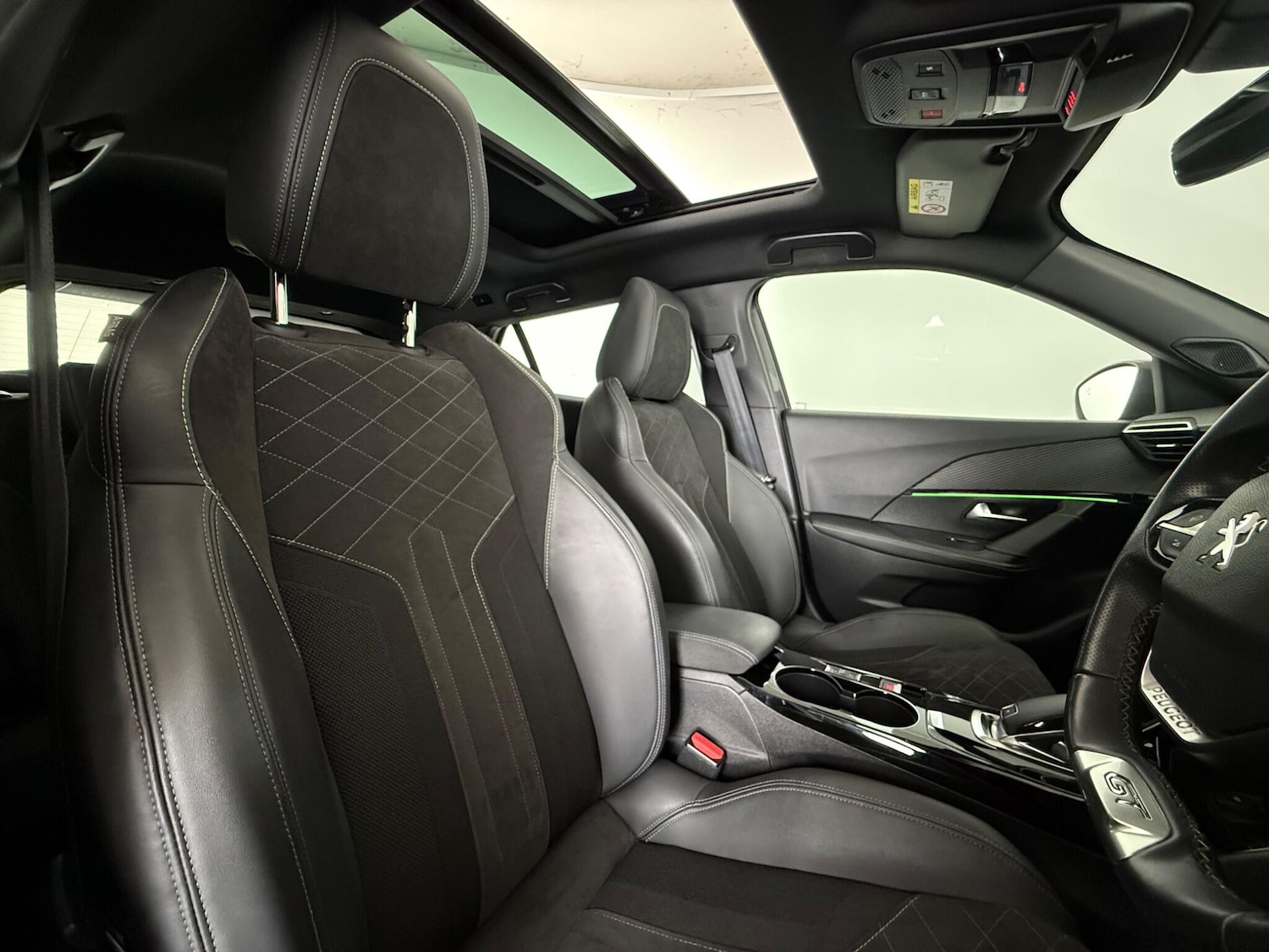 Used Peugeot 2008 2020 for sale - 77398814: Photo 9