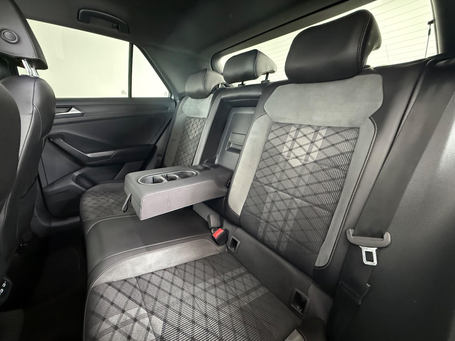 Used Volkswagen T-Roc 2022 for sale - 77216715: Photo 16