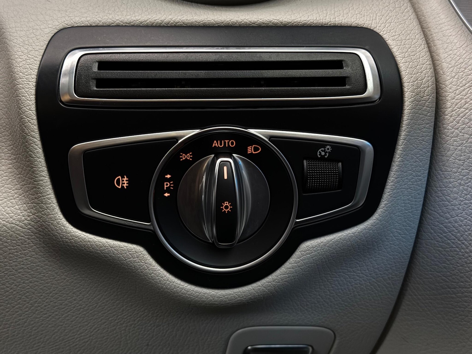 Used Mercedes-Benz C Class 2017 for sale - 77246813: Photo 26