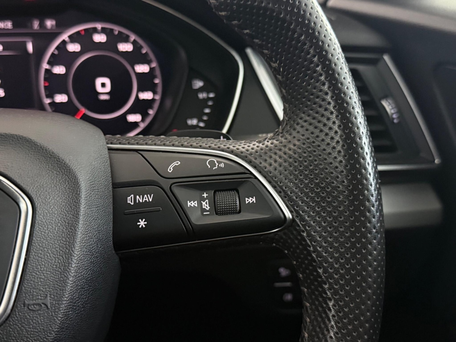 Used Audi Q5 2019 for sale - 76467145: Photo 28