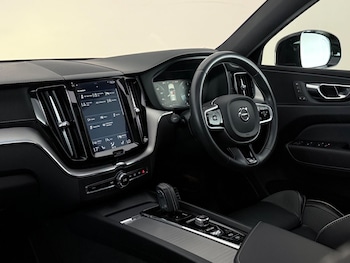 Used Volvo XC60 2019 for sale - 79337824: Photo