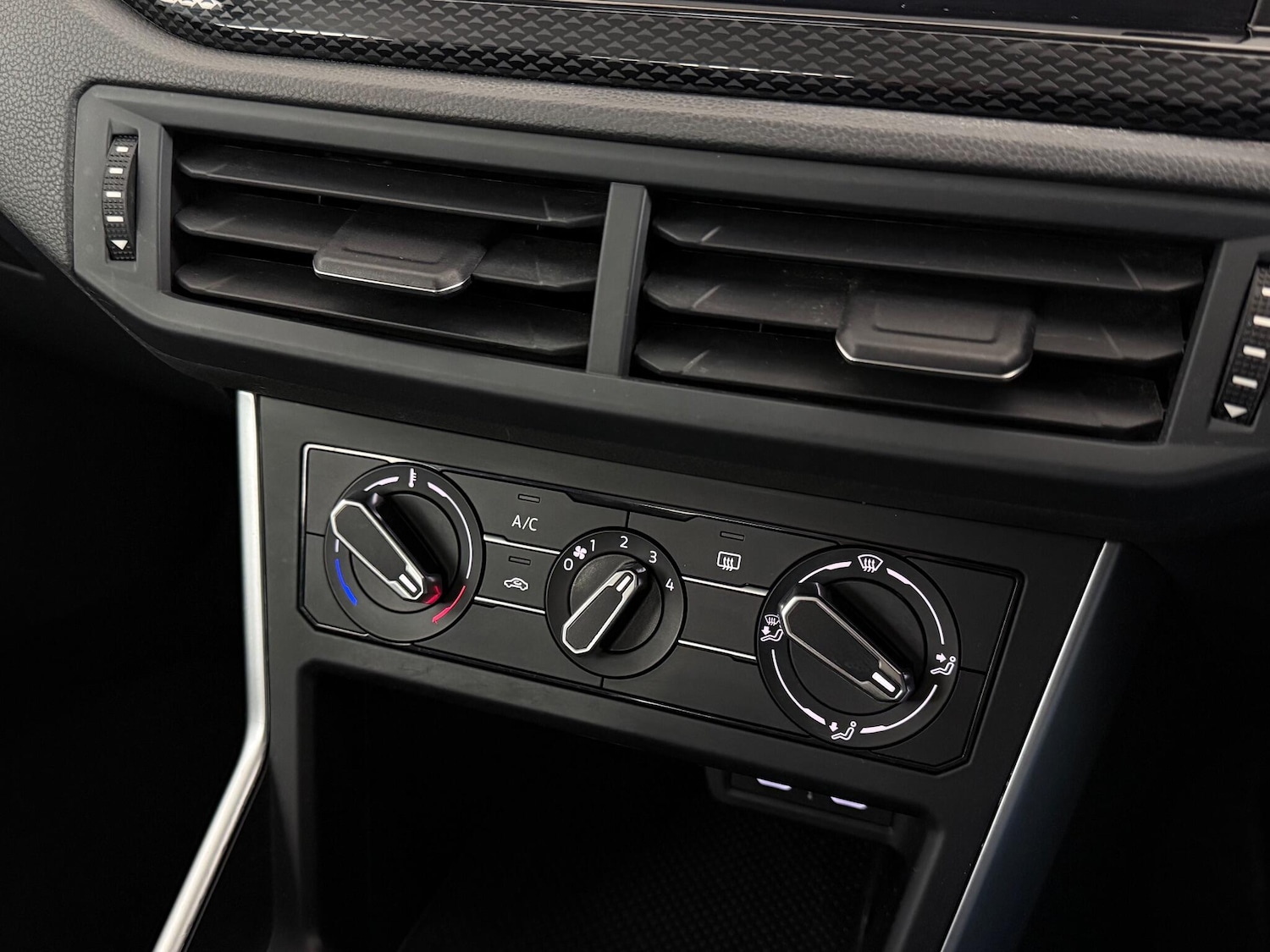 Used Volkswagen Polo 2021 for sale - 76467480: Photo 32