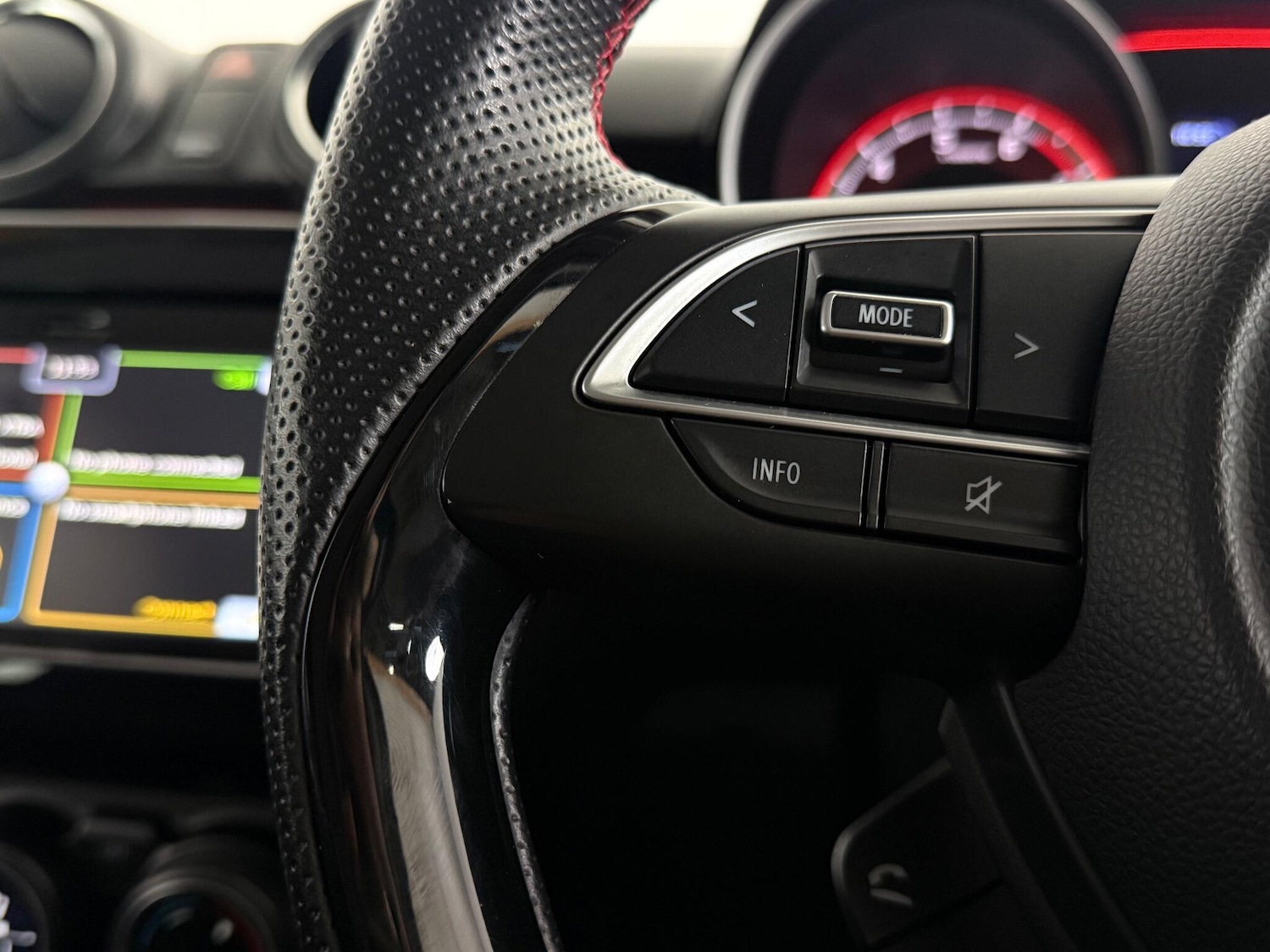 Used Suzuki Swift 2021 for sale - 77182900: Photo 17