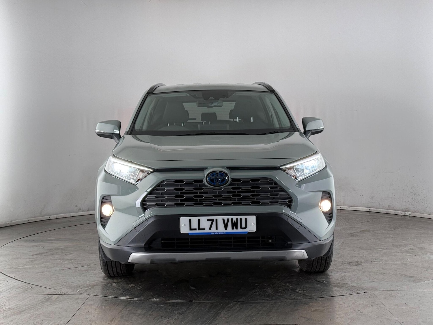Used Toyota RAV4 2021 for sale - 77260451: Photo 2