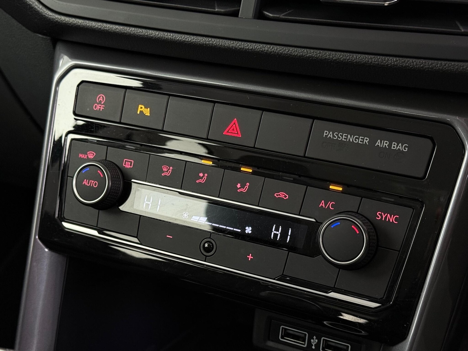 Used Volkswagen T-Cross 2020 for sale - 77221793: Photo 34