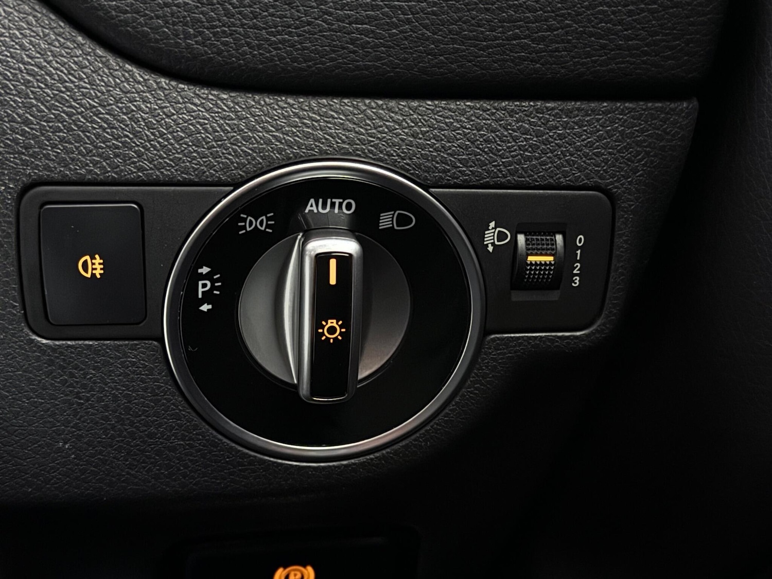 Used Mercedes-Benz GLA 2018 for sale - 77246553: Photo 30