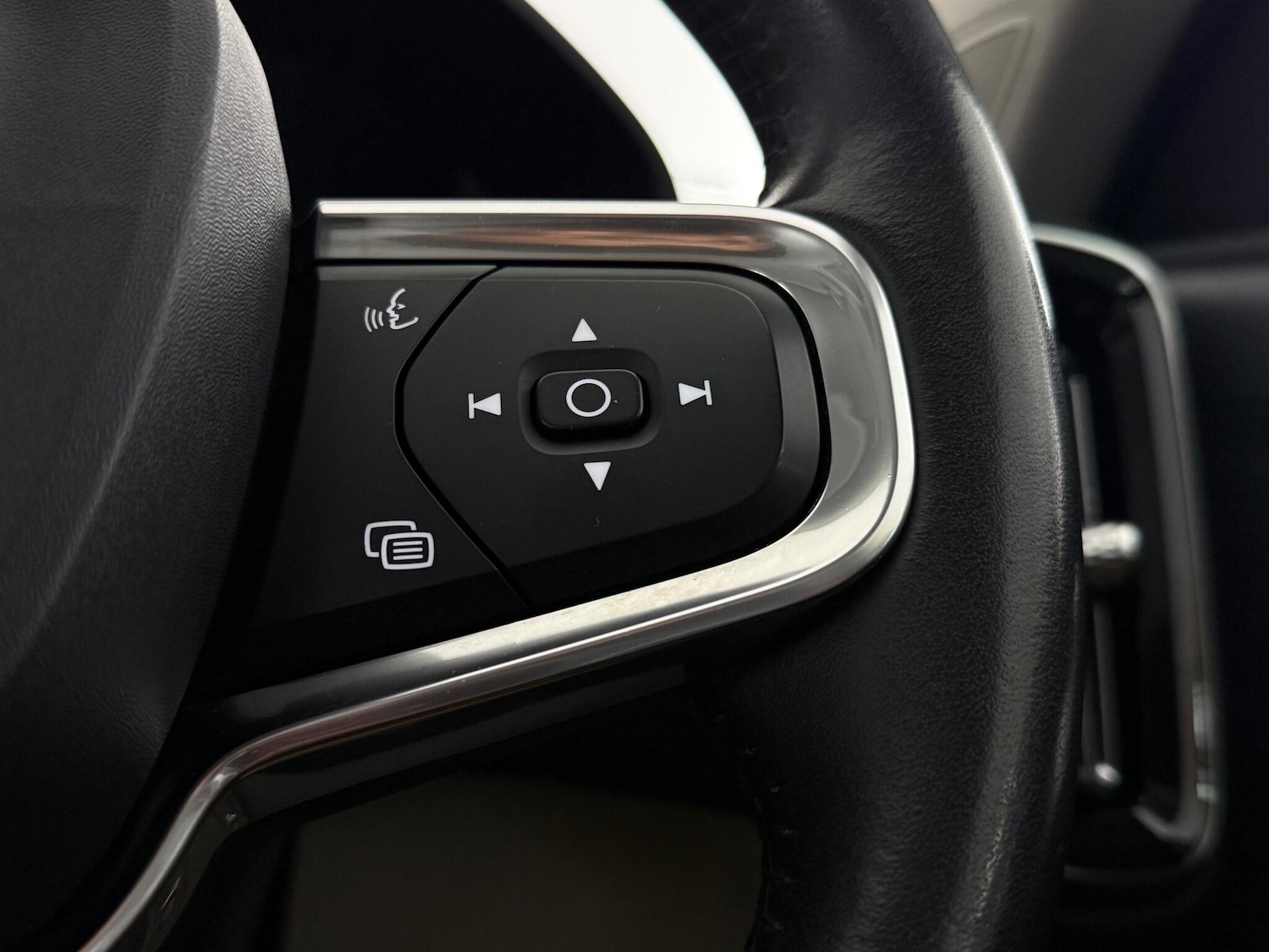 Used Volvo XC40 2020 for sale - 77183191: Photo 20