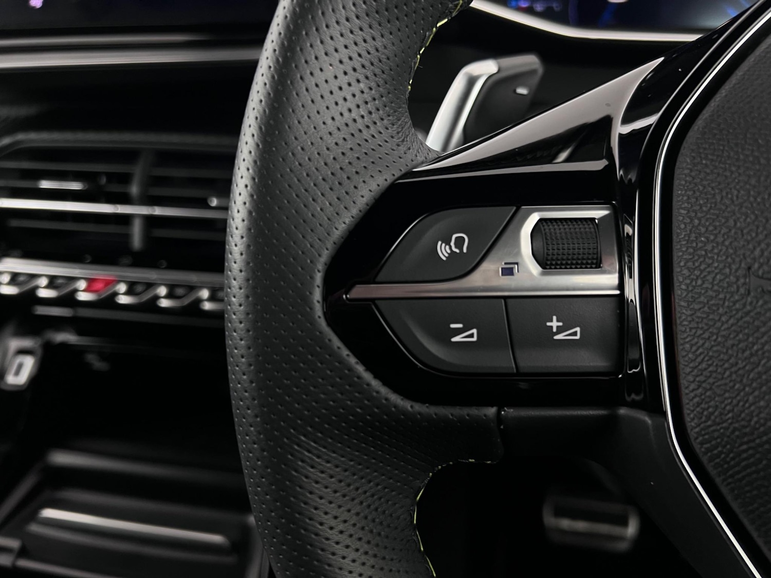 Used Peugeot 2008 2023 for sale - 77182643: Photo 17