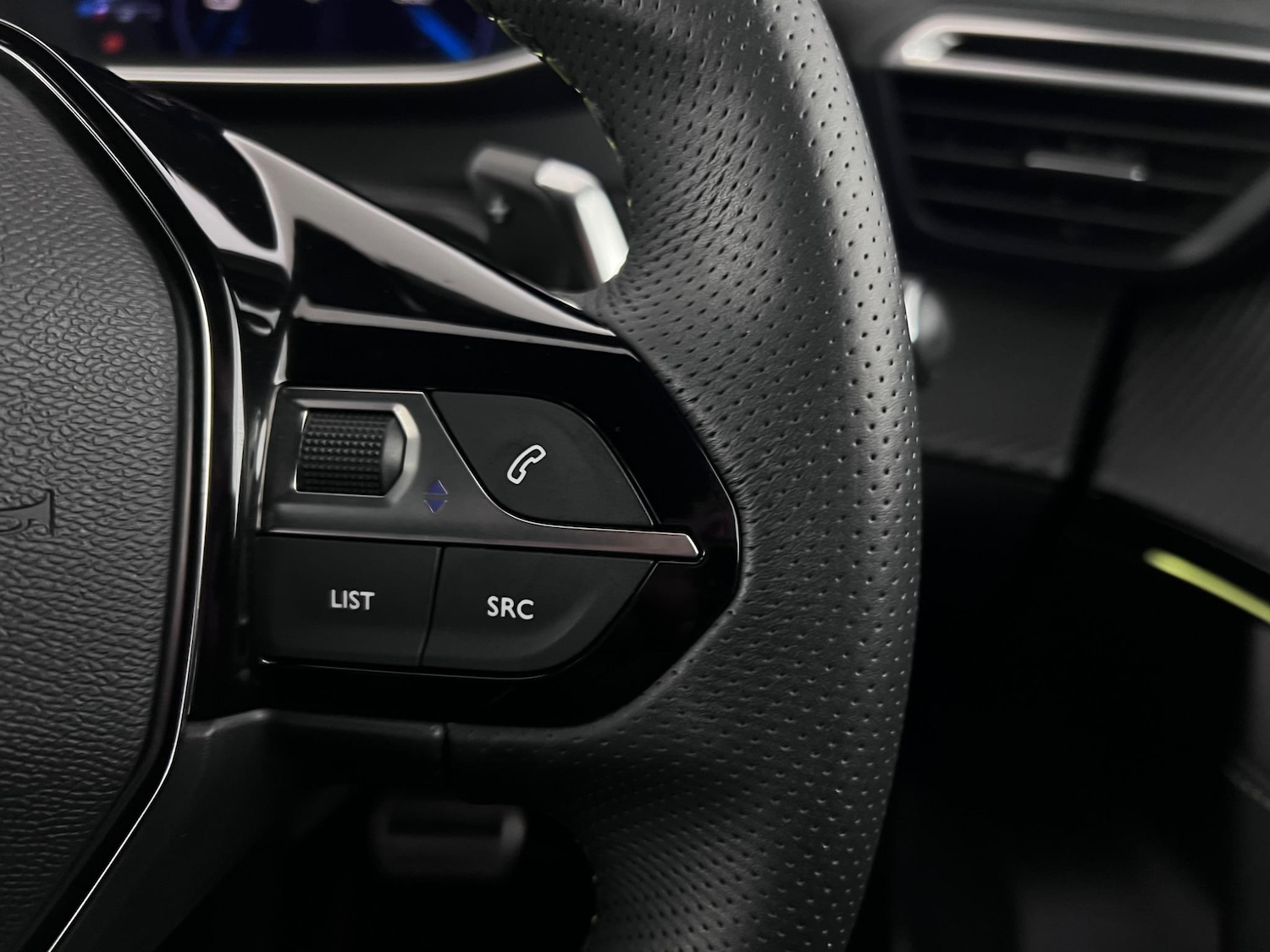 Used Peugeot 2008 2023 for sale - 77182643: Photo 18