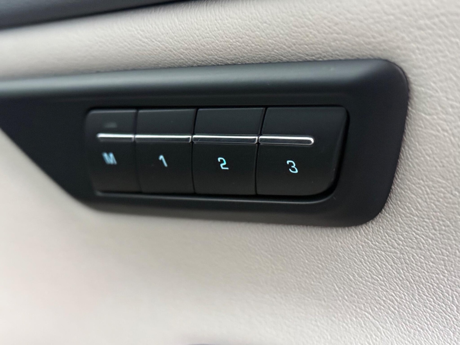 Used Jaguar E-Pace 2018 for sale - 77221801: Photo 15