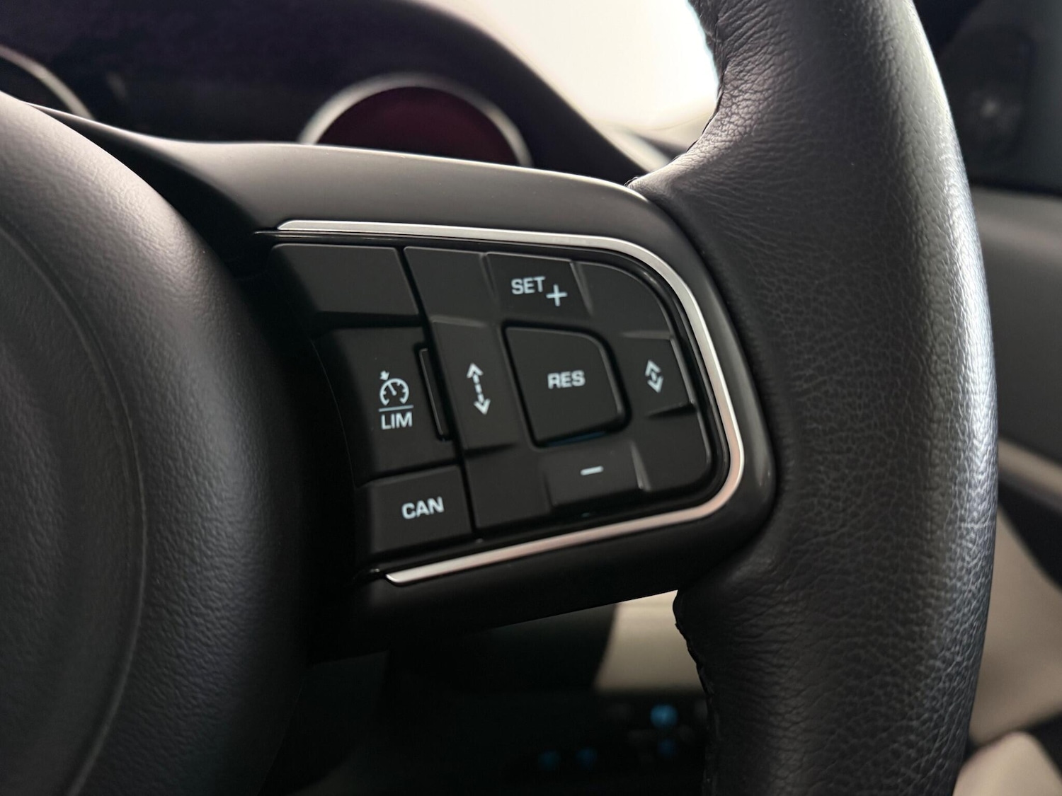 Used Jaguar E-Pace 2018 for sale - 77221801: Photo 23