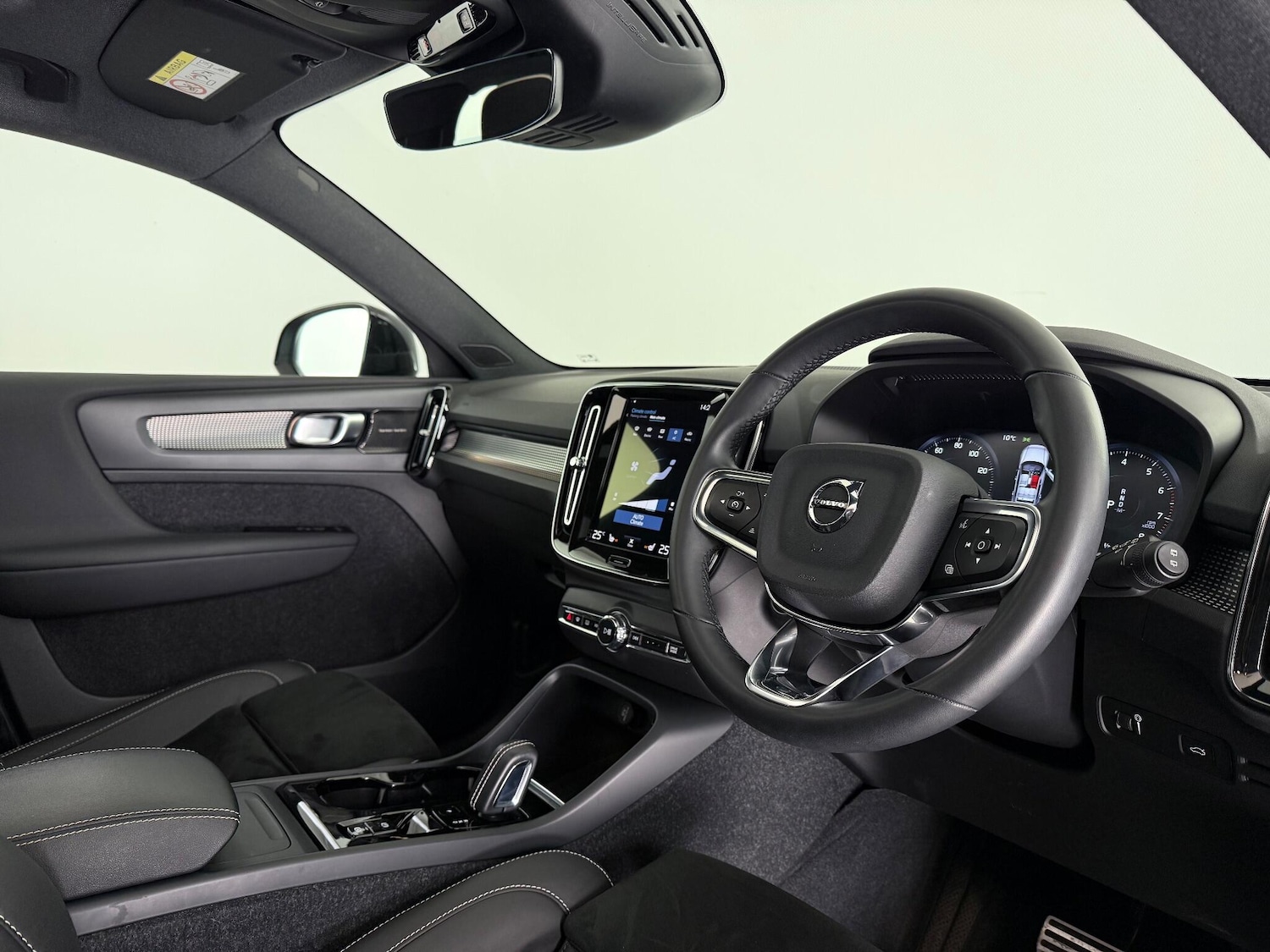 Used Volvo XC40 2022 for sale - 77182890: Photo 11