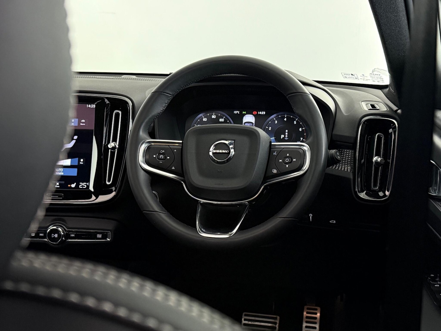 Used Volvo XC40 2022 for sale - 77182890: Photo 17