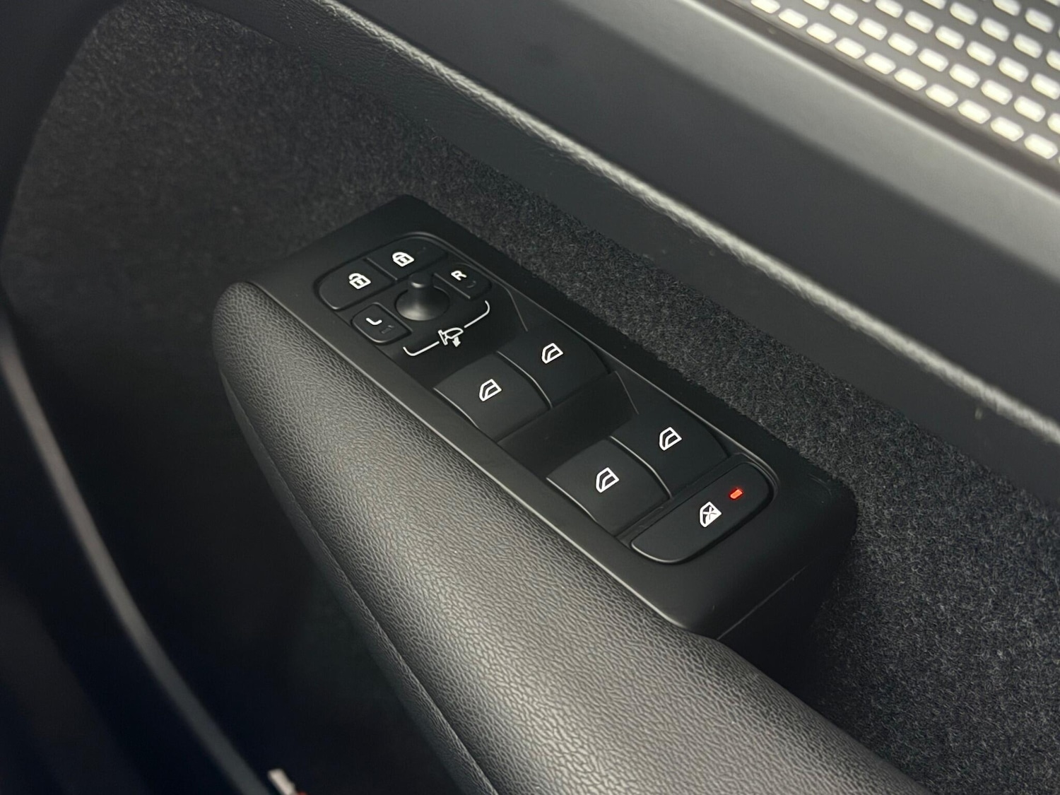 Used Volvo XC40 2022 for sale - 77182890: Photo 22