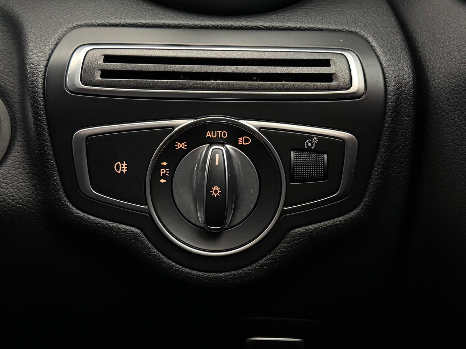 Used Mercedes-Benz C Class 2019 for sale - 76786708: Photo 29