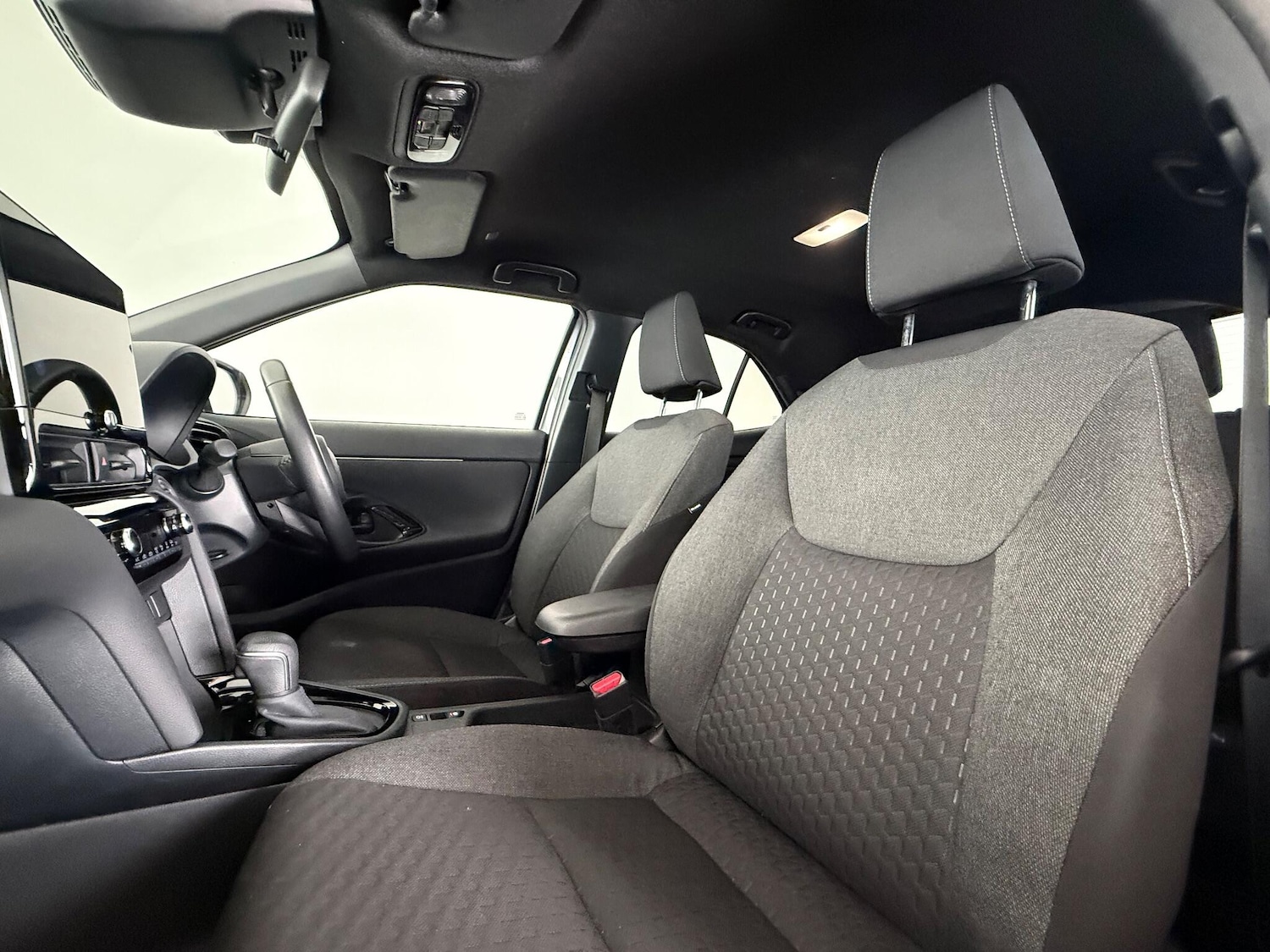 Used Toyota Yaris Cross 2024 for sale - 77345797: Photo 12