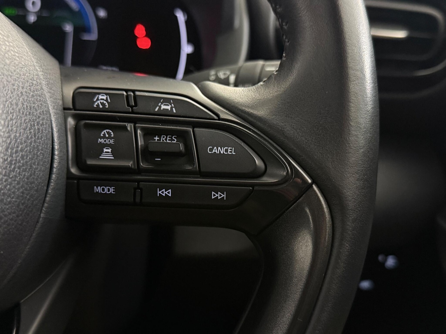 Used Toyota Yaris Cross 2024 for sale - 77345797: Photo 18