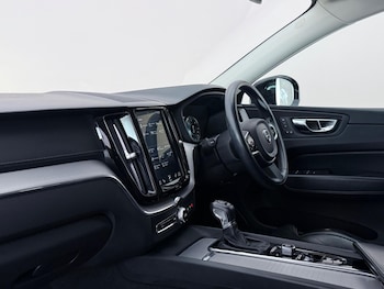 Used Volvo XC60 2018 for sale - 78676812: Photo