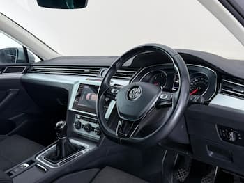 Used Volkswagen Passat 2019 for sale - 79633111: Photo
