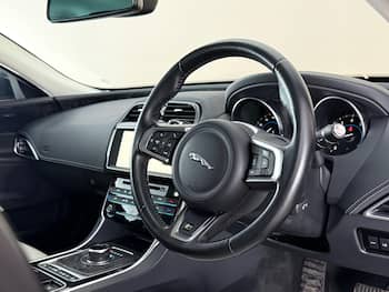 Used Jaguar XE 2016 for sale - 79622543: Photo