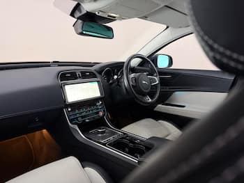 Used Jaguar XE 2016 for sale - 79622543: Photo