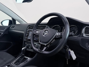Used Volkswagen Golf 2018 for sale - 78814792: Photo