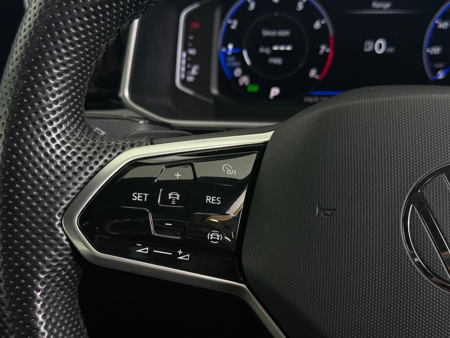 Used Volkswagen T-Roc 2022 for sale - 77243280: Photo 20