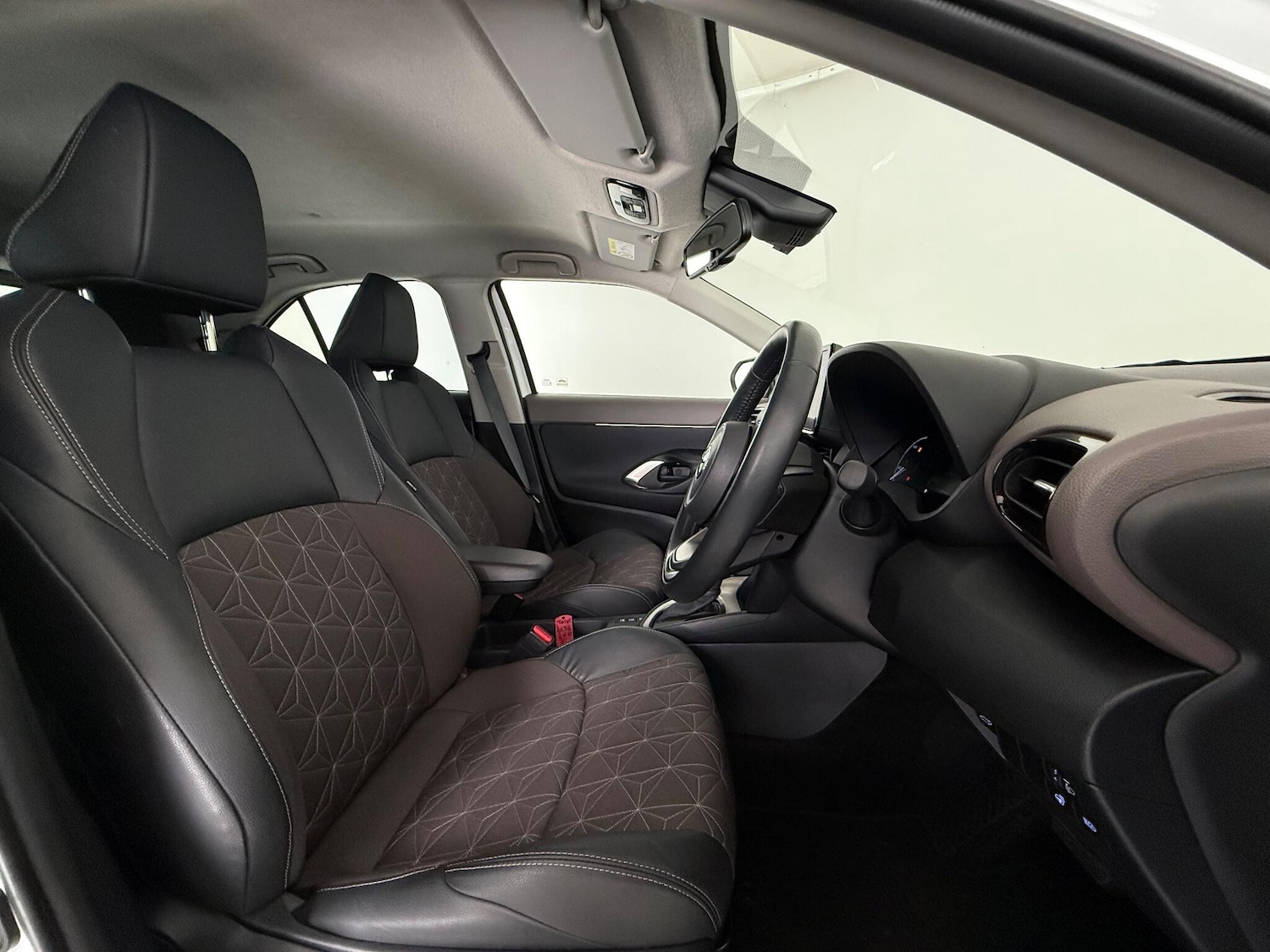 Used Toyota Yaris Cross 2022 for sale - 76467303: Photo 16