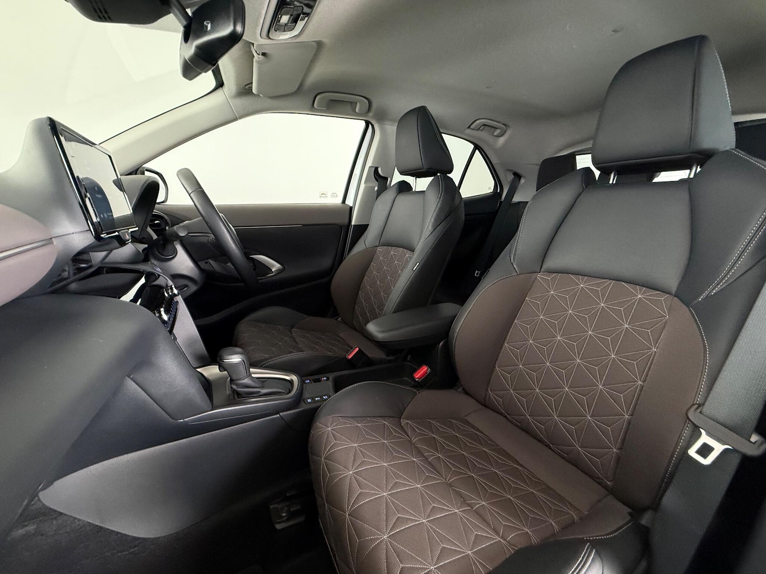 Used Toyota Yaris Cross 2022 for sale - 76467303: Photo 18