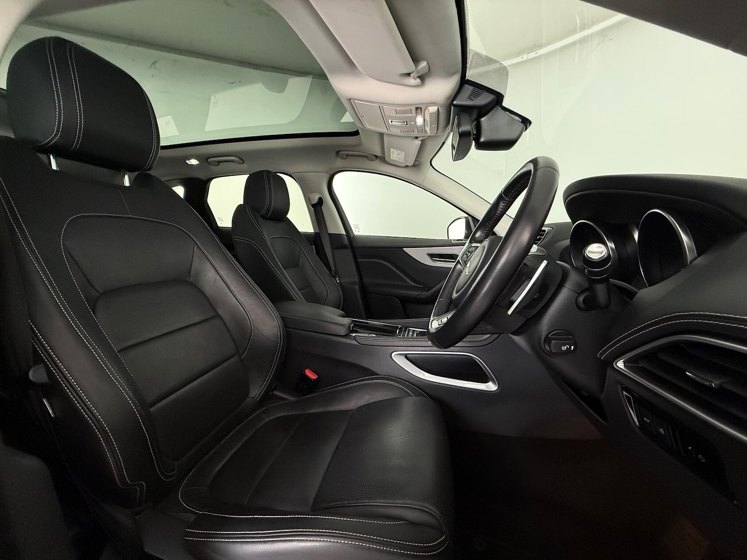 Used Jaguar F-Pace 2018 for sale - 76608288: Photo 15