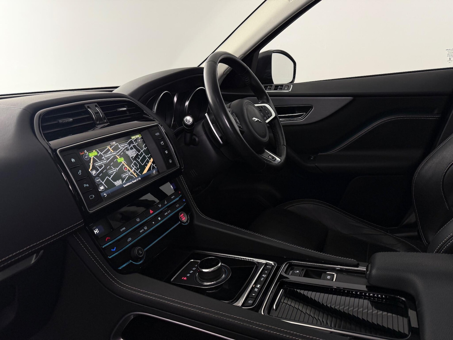 Used Jaguar F-Pace 2018 for sale - 76608288: Photo 22