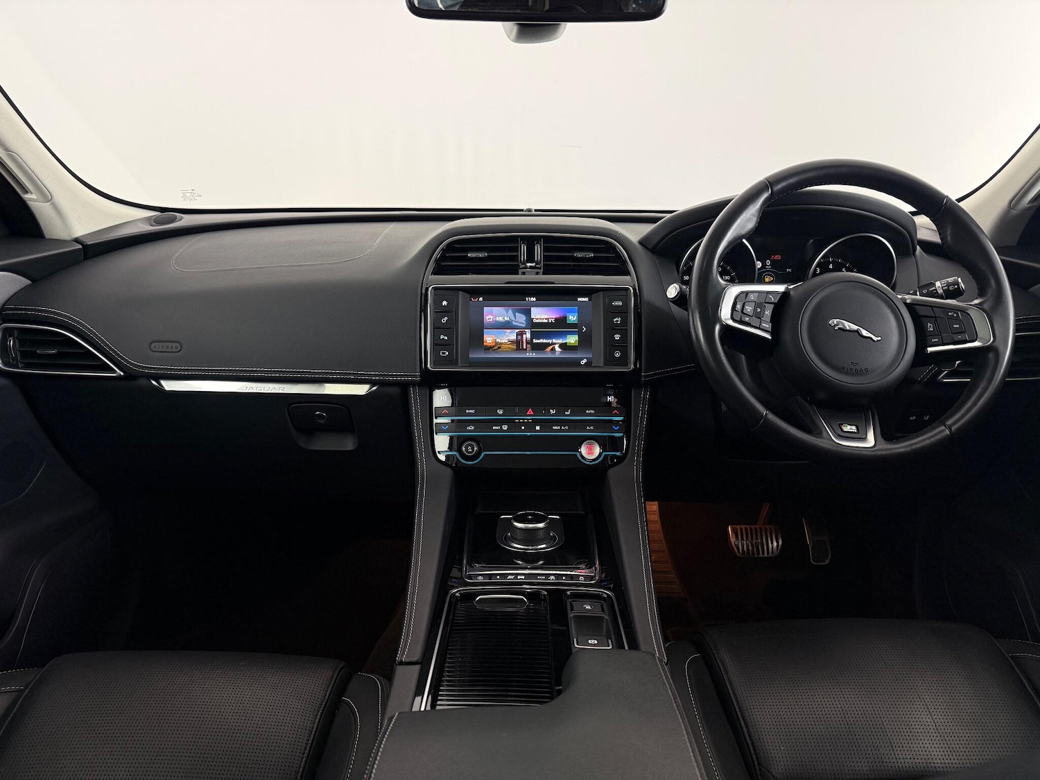 Used Jaguar F-Pace 2018 for sale - 76608288: Photo 23