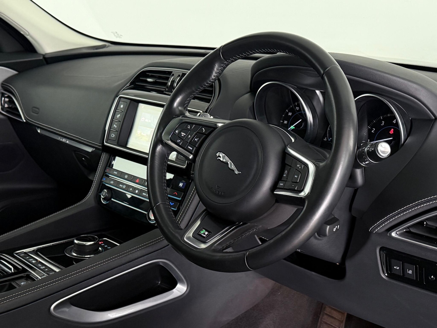 Used Jaguar F-Pace 2018 for sale - 76608288: Photo 24