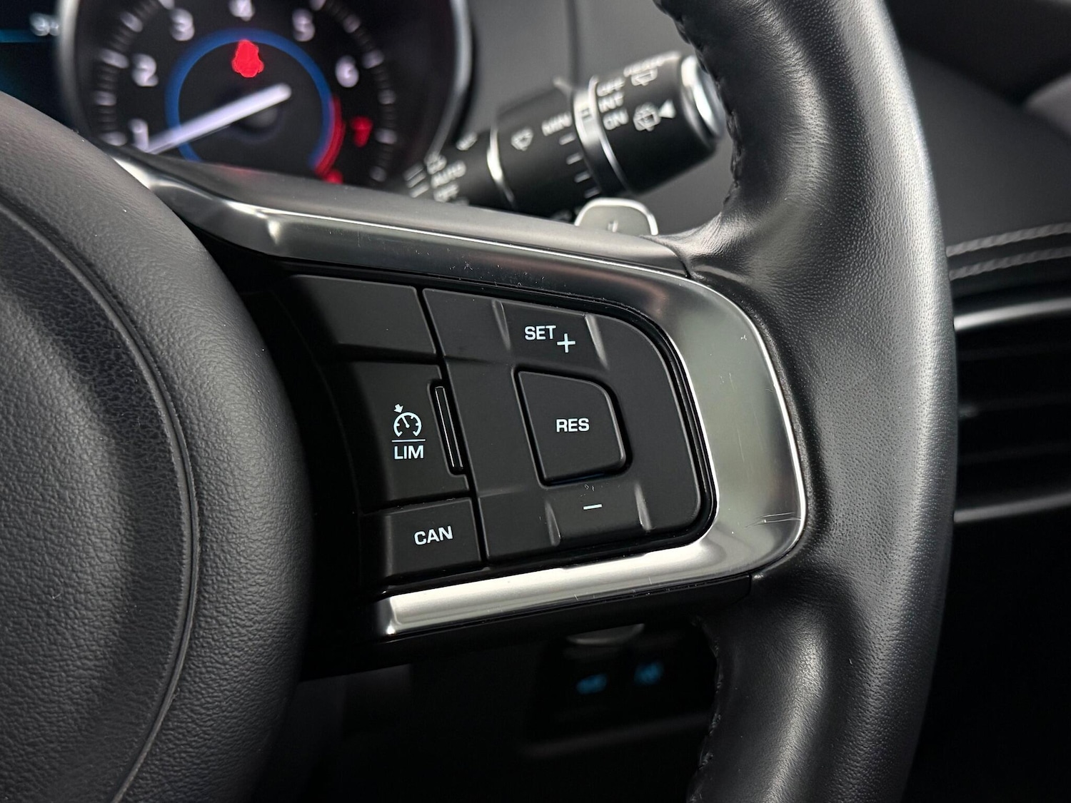 Used Jaguar F-Pace 2018 for sale - 76608288: Photo 27