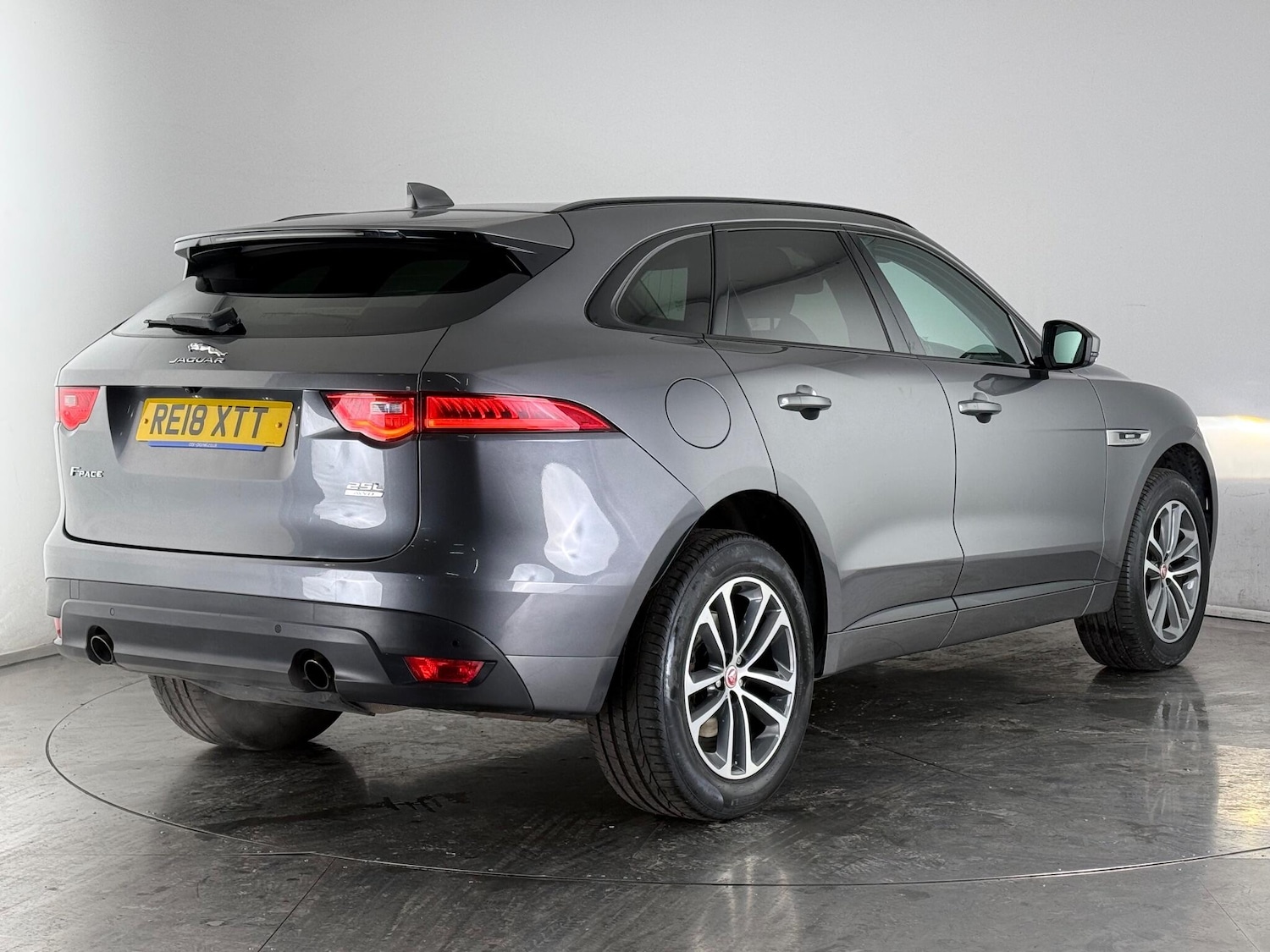 Used Jaguar F-Pace 2018 for sale - 76608288: Photo 7