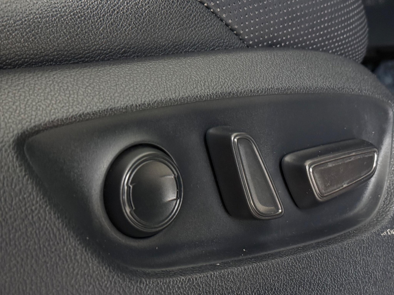 Used Toyota C-HR 2020 for sale - 77568233: Photo 12