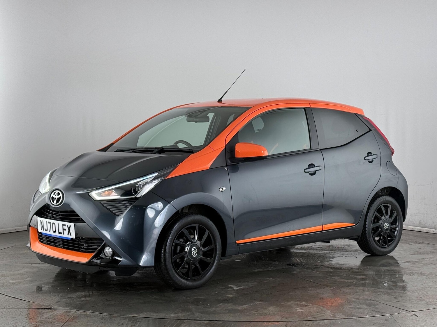 Used Toyota AYGO 2020 for sale - 77387800: Photo 2
