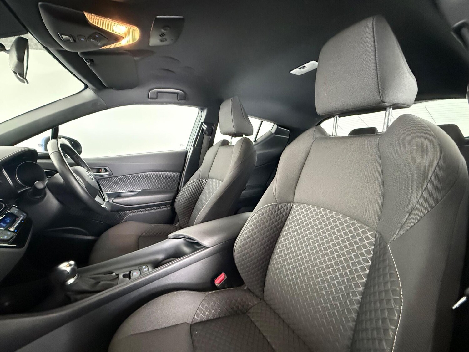 Used Toyota C-HR 2021 for sale - 77332101: Photo 11