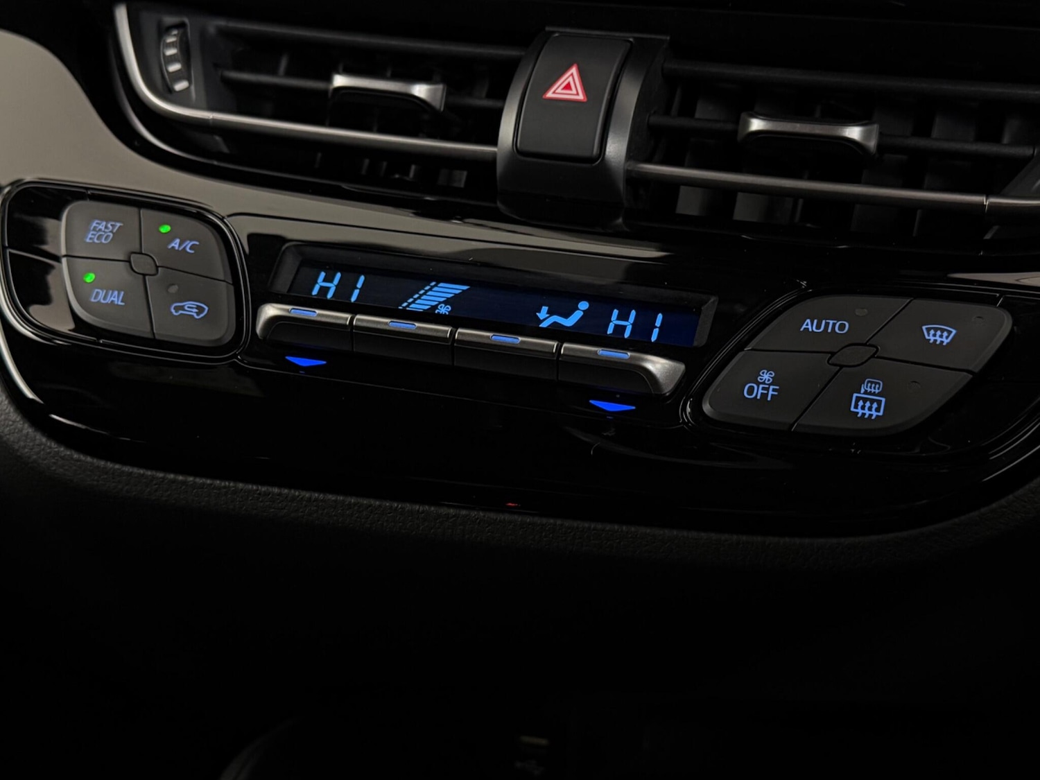 Used Toyota C-HR 2021 for sale - 77332101: Photo 25